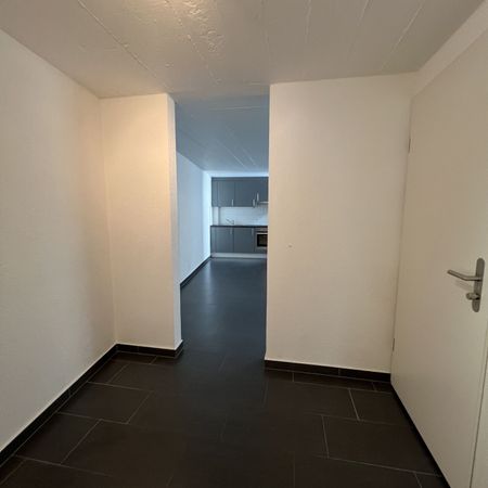 St-Imier, studio on the ground floor in the city center - Photo 4