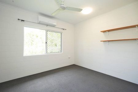 3 Bedroom Fully Airconditioned - Large Garden Shed - Side Access - Photo 2