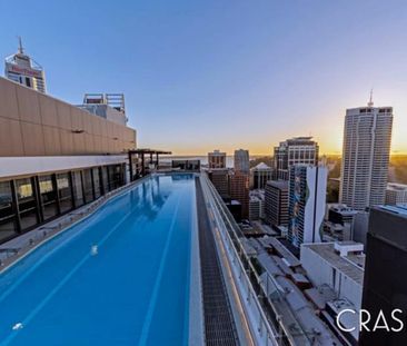 Spacious Inner-City Zenith Apartment - Photo 3