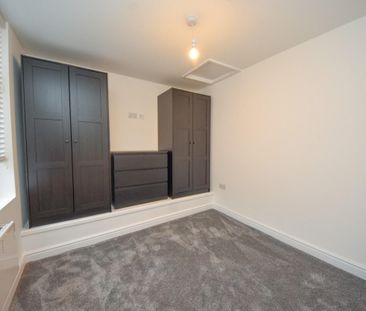 2 bed Flat for Rent - Photo 3
