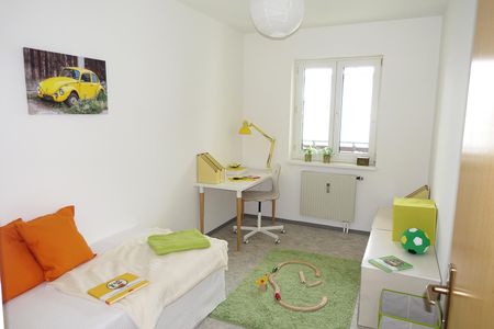 Schöne Erdgeschoß Wohnung mit Loggia - Foto 5