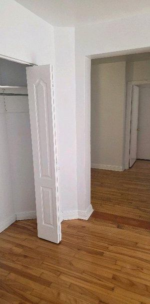 3 1/2 ensoleillé, près de l'université etc. - Photo 1