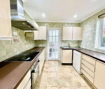 Kings Road, New Haw, Addlestone, Surrey, KT15 - Photo 4