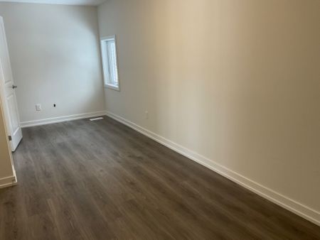 For Lease - 124 Squire Drive Unit# B, Ajax, Ontario - Photo 2