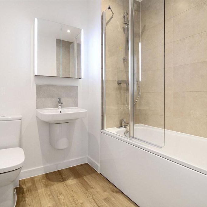 3 bedroom end of terrace house to rent - Photo 1