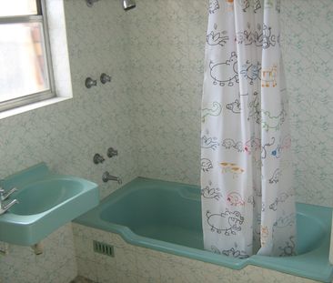 Located in West Tamworth! - Photo 6