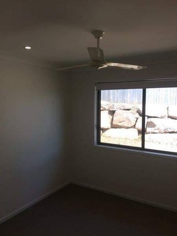 4 BEDROOM IN CUL-DE-SAC - Photo 5