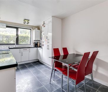 3 bedroom maisonette to rent - Photo 2