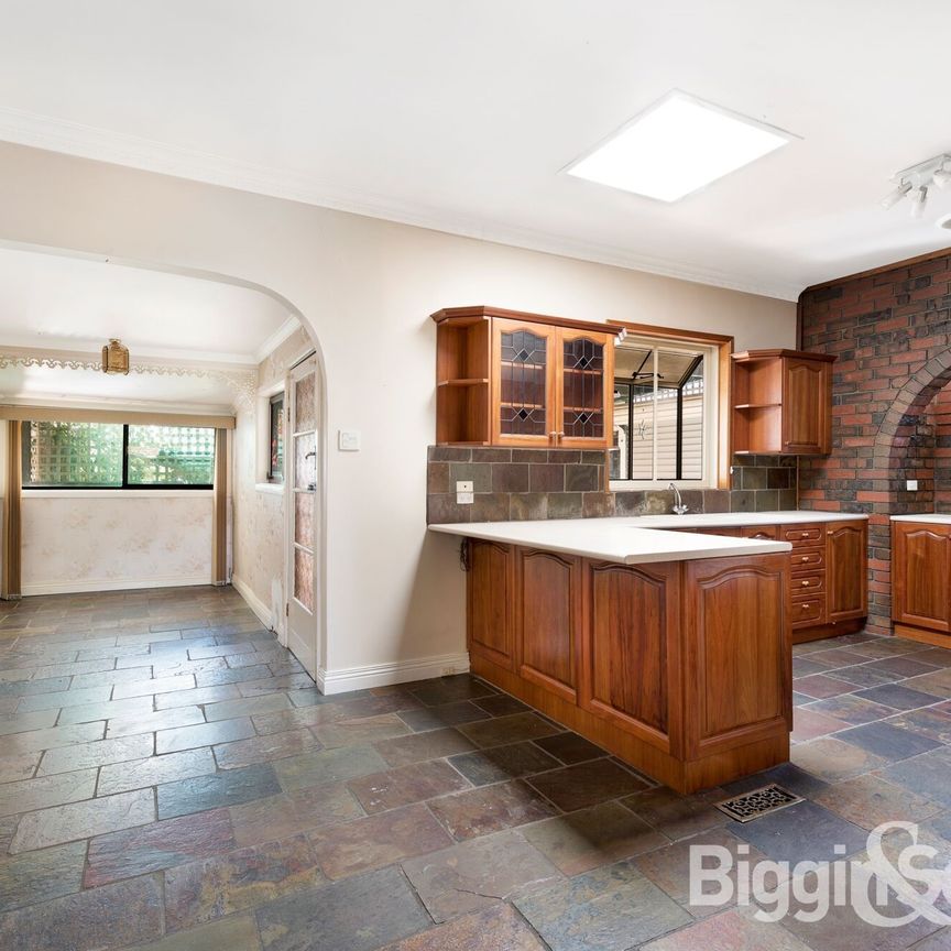 Character filled residence with original features set in a sought after pocket of Maidstone - Photo 1