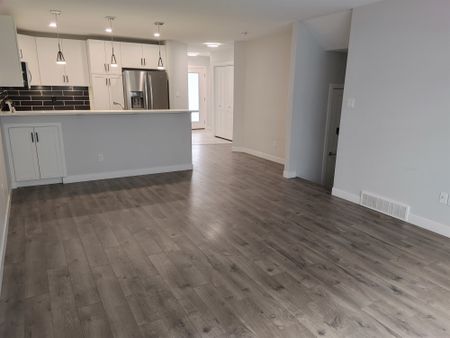 114-3960 GREEN FALLS - Photo 2