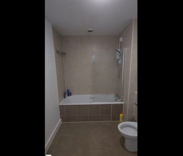 Room in a Shared Flat, Madison Court, M50 - Photo 5