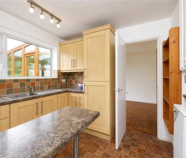 3 bedroom semi-detached house to rent - Photo 6