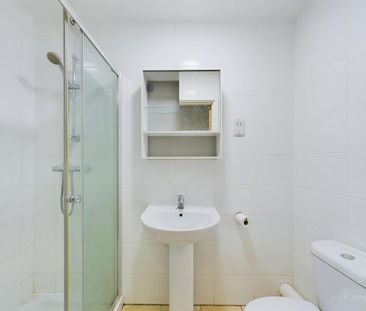 1 bedroom house of multiple occupation to rent - Photo 6