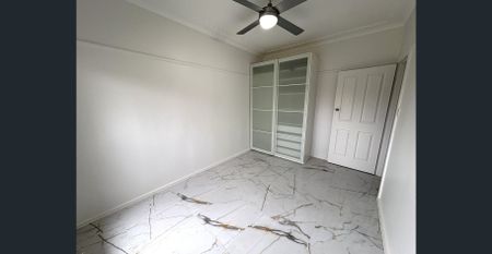 MODERN FAMILY HOME!! - Photo 4