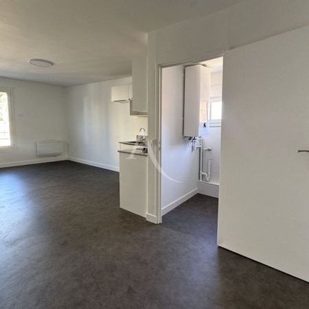 Location Appartement 1 pièce 31m² - Photo 4