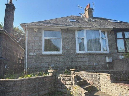 4 bedroom semi-detached house to rent - Photo 1