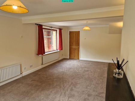 3 bedroom semi-detached house to rent - Photo 3