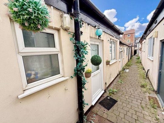 1 bedroom bungalow to rent - Photo 1
