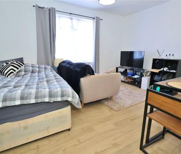 Studio to rent - Photo 5