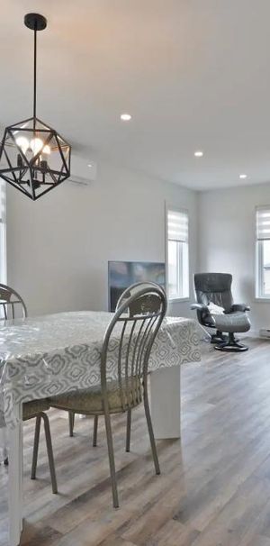 MAISON DE VILLE MODERNE, 2 SDB, TERRASSE, SAINT-ANSELME - Photo 1