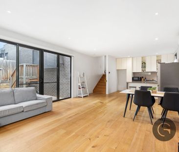 Comfortable Modern Living - 6 MONTH LEASE! - Photo 1