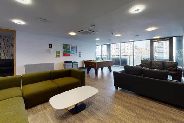 Studio to rent - Photo 1