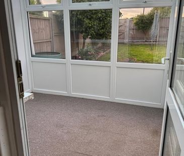 3 Bed Terraced House, Hendre Close, CV5 - Photo 3