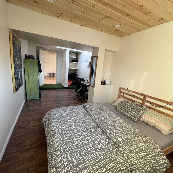 CHAMBRE ENSOLEILLÉ MÉTRO SAUVÉ - Photo 1