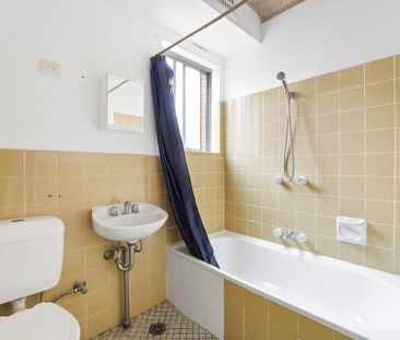 NEAT 2 BEDROOM UNIT - Photo 3