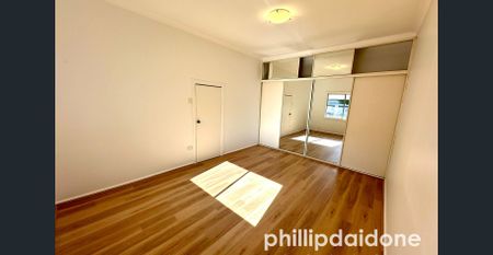 NEAT 3 BEDROOM HOUSE - Photo 4