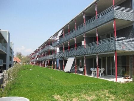 Modern, spacious and close to the city - Photo 3