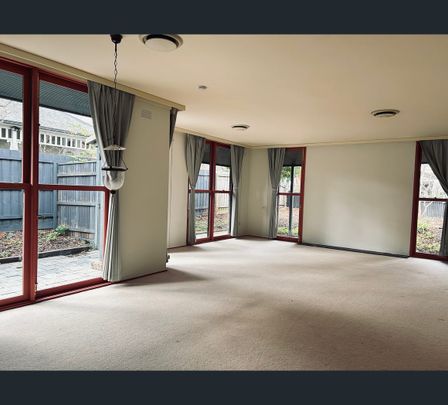 35 Mangarra Road, Canterbury, Vic 3126 - Photo 1