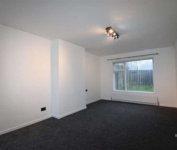 Broadstone Way, Bradford, BD4 - Photo 3