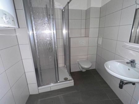 Lend nähe AVL, nette 2 Zimmerwohnung , auch für 2 er WG geeignet - Photo 2