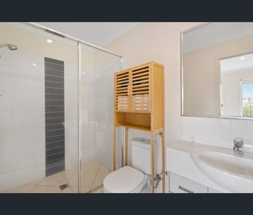 Tranquil Retreat in Springfield Lakes - Your Perfect Home Awaits! - Photo 1