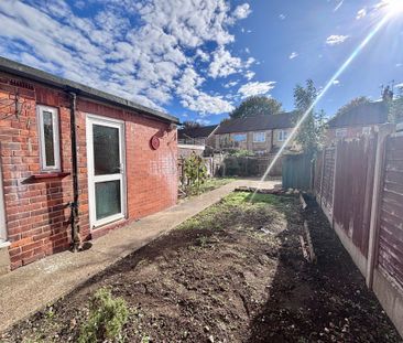 Woodcroft Avenue, Hull - Photo 3