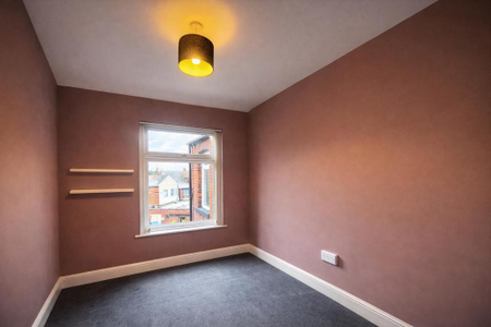 3 bedroom end of terrace house to rent - Photo 4