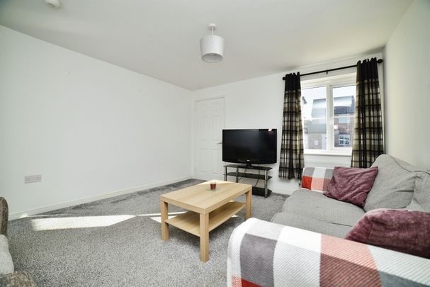 Manning Drive, Hull - Photo 1