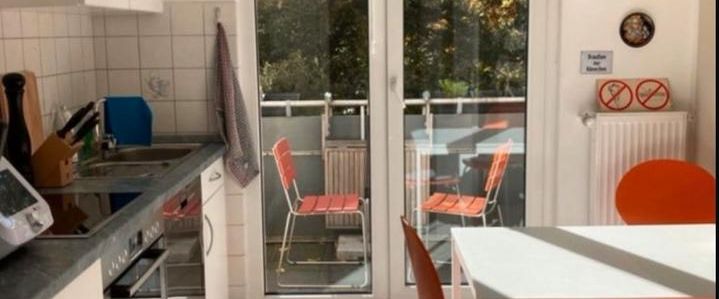 Freundliche 3 Zimmer Wohnung mit Balkon in zentraler Lage - Photo 1