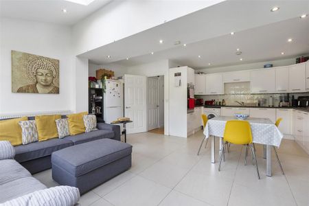 5 bedroom house to rent - Photo 2