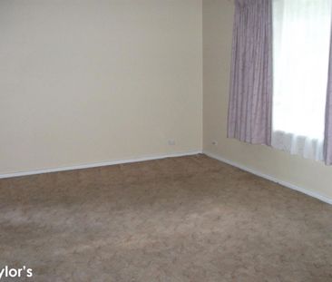 ATTRACTIVE FAMILY HOME - UPDATED KITCHEN! - Photo 1