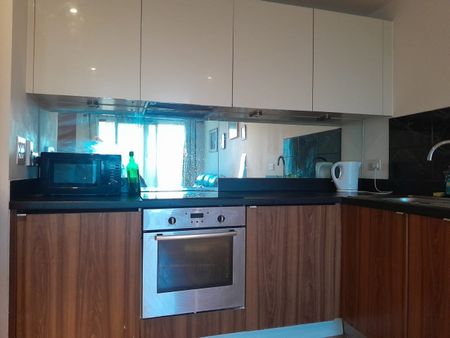 1 Bed Flat, Arboretum Place, IG11 - Photo 5