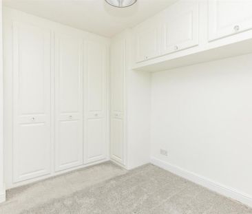 4 bedroom detached house to rent - Photo 3