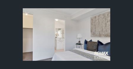 Spacious 4x2 Family Home with Multiple Living Areas and Outdoor Entertaining - Photo 3