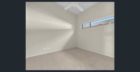 Top-Floor Lifestyle Apartment in the Heart of Bulimba - Resort-Style Living - Photo 3