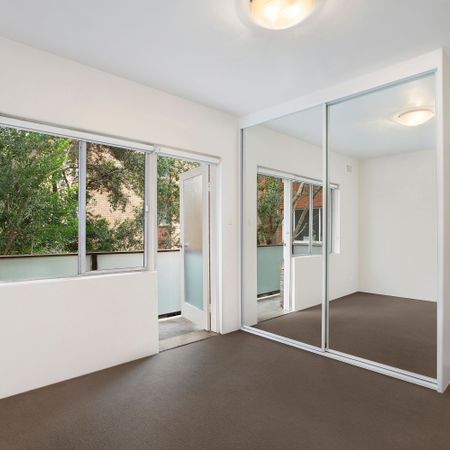 Convenient Mascot Living in a Quiet Block of Eight - Photo 3