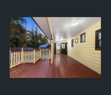 CLASSIC QUEENSLANDER - 1389M2 BLOCK OF LAND - WALK TO ROBINA TOWN C... - Photo 5