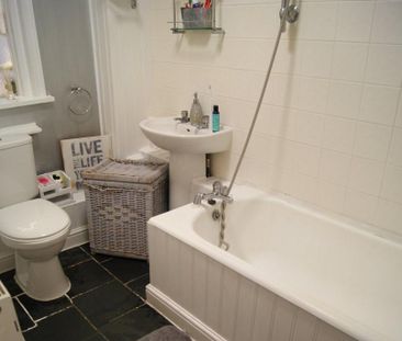 2 bedroom terraced house to rent - Photo 5