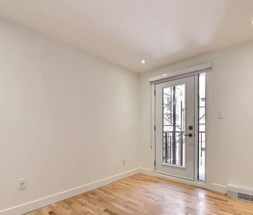 3195 Van Horne - Photo 1