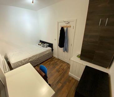 Room in a Shared Flat, Denmark Hill, SE5 - Photo 4